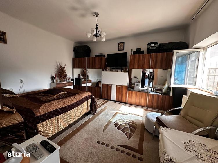 Casă cu 5 camere cu Teren 300 Mp în Ultracentral