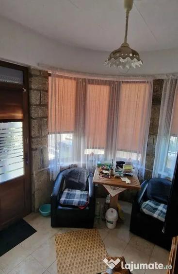 Casă cu 5 camere cu Teren 338 Mp în Sud