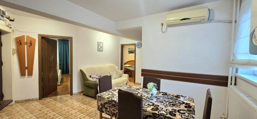 Apartament cu 4 camere decomandat, mobilat în City Park Mall