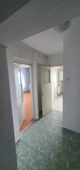 Apartament cu 2 camere decomandat în Vest