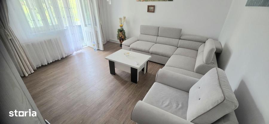 Apartament cu 3 camere în Policlinica