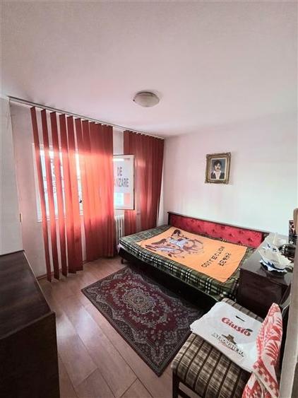 Apartament cu 3 camere decomandat în Inel II