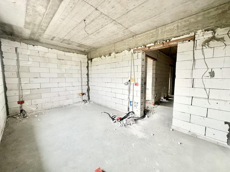Duplex cu 5 camere cu Canalizare în Moșnița Nouă