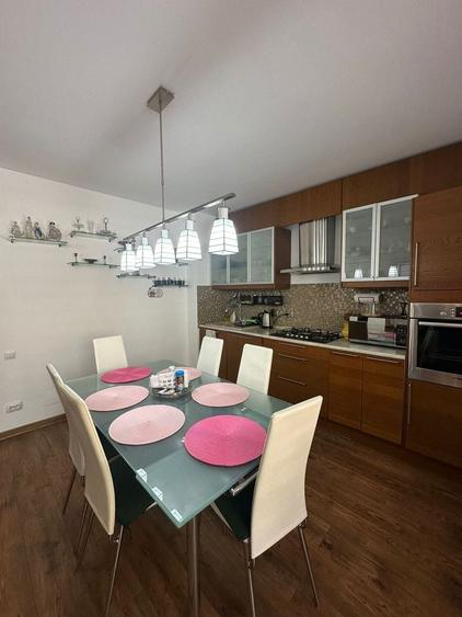 Apartament cu 3 camere decomandat în Cotroceni