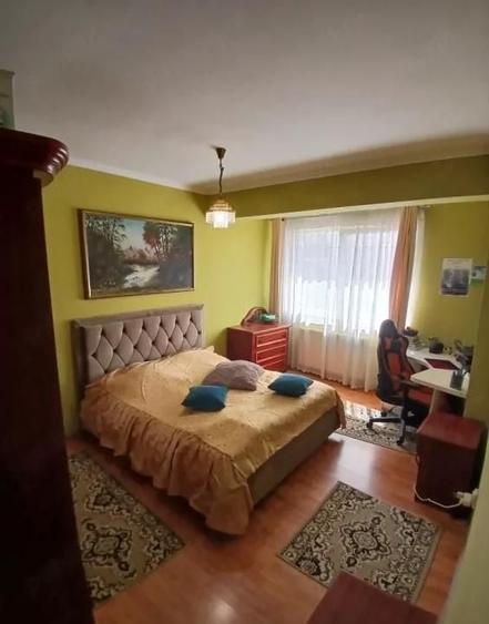 Apartament cu 4 camere semidecomandat, mobilat în Gheorgheni