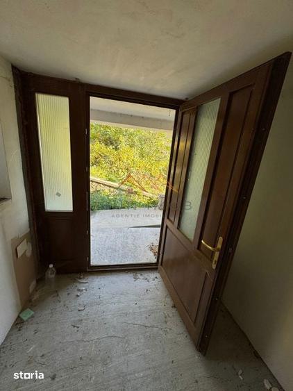 Casă cu 6 camere cu Teren 1354 Mp în Cornu