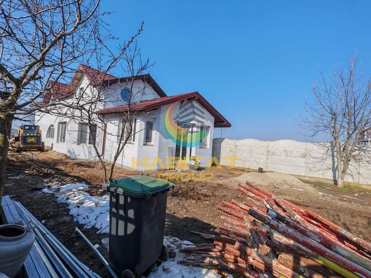 Casă individuală cu 6 camere cu Canalizare în Vidra