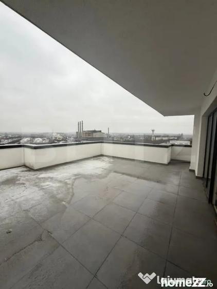 Apartament cu 3 camere decomandat în Micro 6