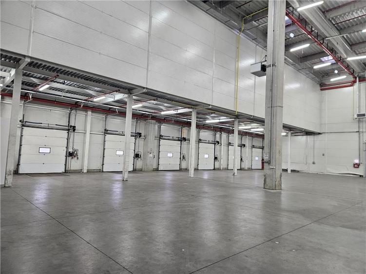 Spațiu industrial, de 3,200 mp, în Est
