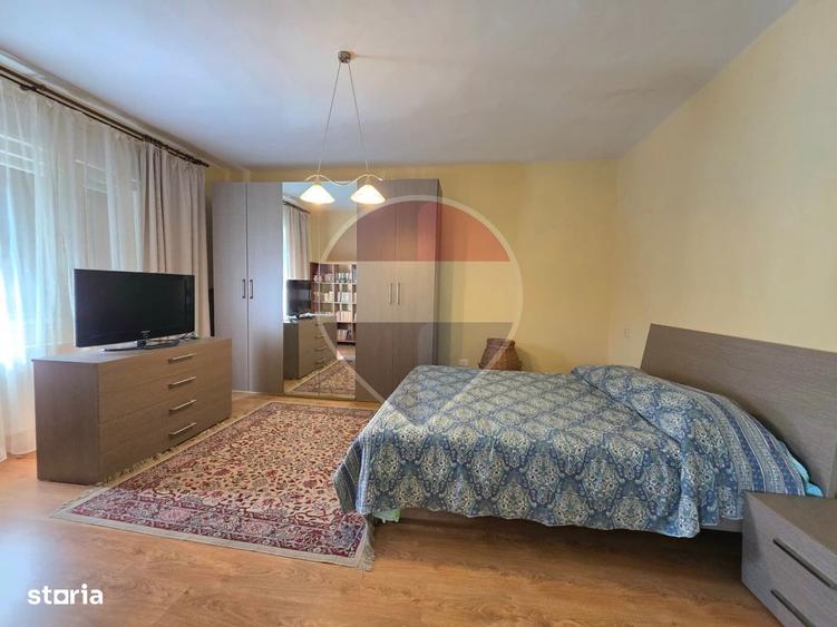 Casă cu 4 camere cu Teren 936 Mp în Central