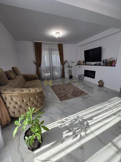 Casă individuală cu 5 camere cu Piscina în Sud