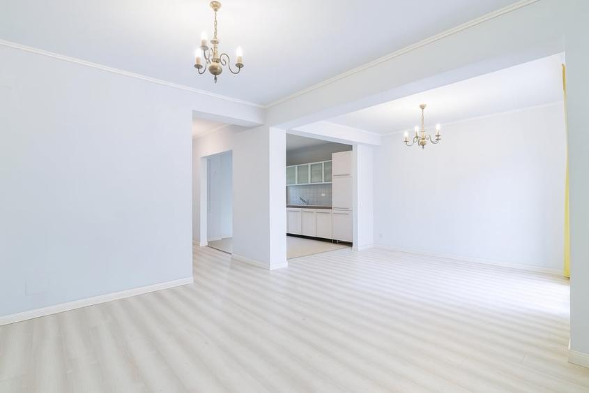 Duplex cu 5 camere cu Canalizare în Pipera