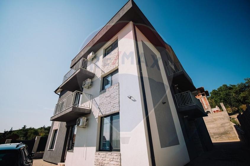 Apartament cu 2 camere decomandat, mobilat în Central