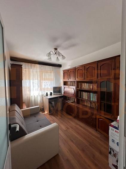 Apartament cu 4 camere decomandat în Inel I