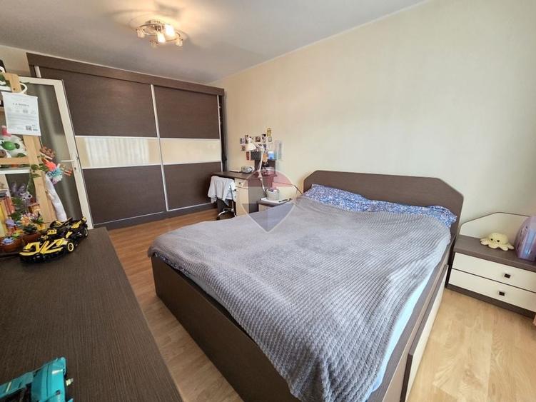 Apartament cu 2 camere decomandat, mobilat în Central