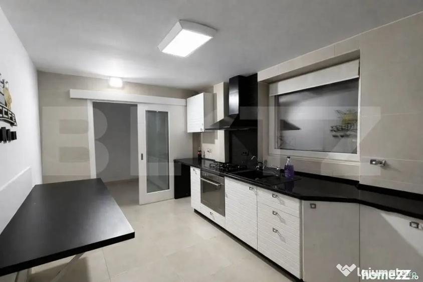 Apartament cu 4 camere decomandat în George Enescu