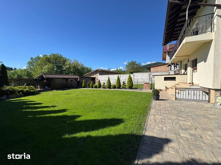 Casă cu 4 camere cu Teren 500 Mp în Poplaca