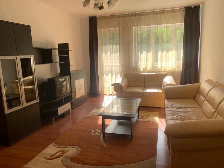 Apartament cu 2 camere semidecomandat, mobilat în Mărăști
