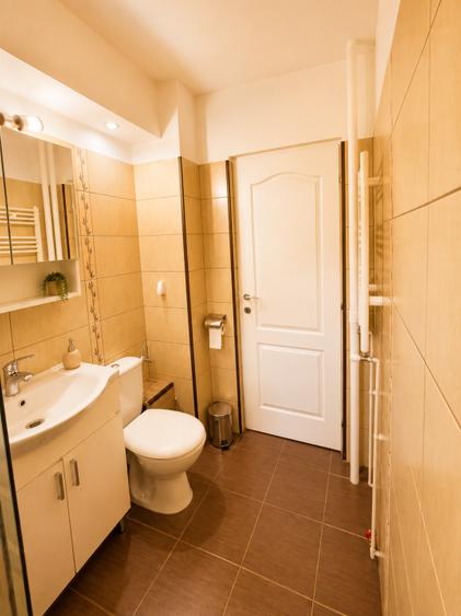 Apartament cu 2 camere semidecomandat, mobilat în Ultracentral