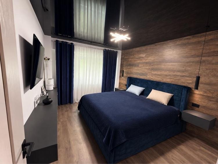 Apartament cu 4 camere decomandat în Tineretului