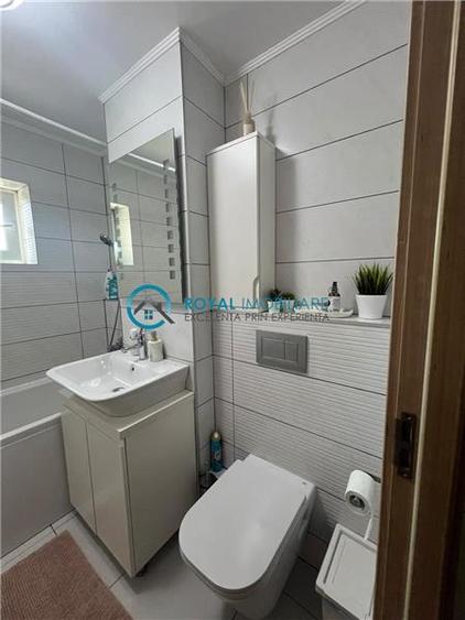 Apartament cu 2 camere decomandat în B-dul București