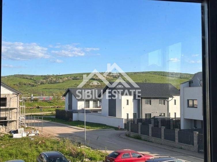 Apartament modern 2 camere, pod amenajabil, balcon,  parcare inclusa - 1