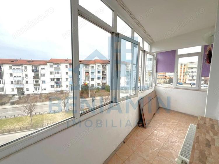 3 camere-2 bai-bloc nou-2 balcoane-Centrala-Apa separat-Mobilat-liber - 1