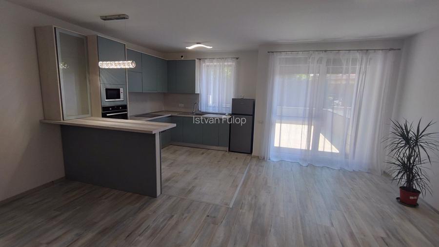 Inchiriez apartament 2 camere, garaj, terasa