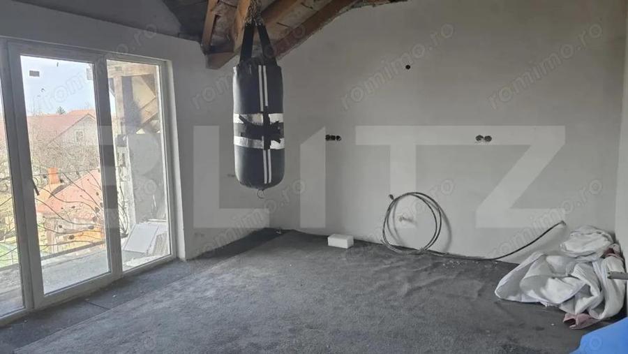 Casa 5 camere, 300 mp, zona UNIO - 5