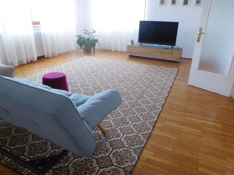 apartament cu 5 camere, curte si gradina - 1