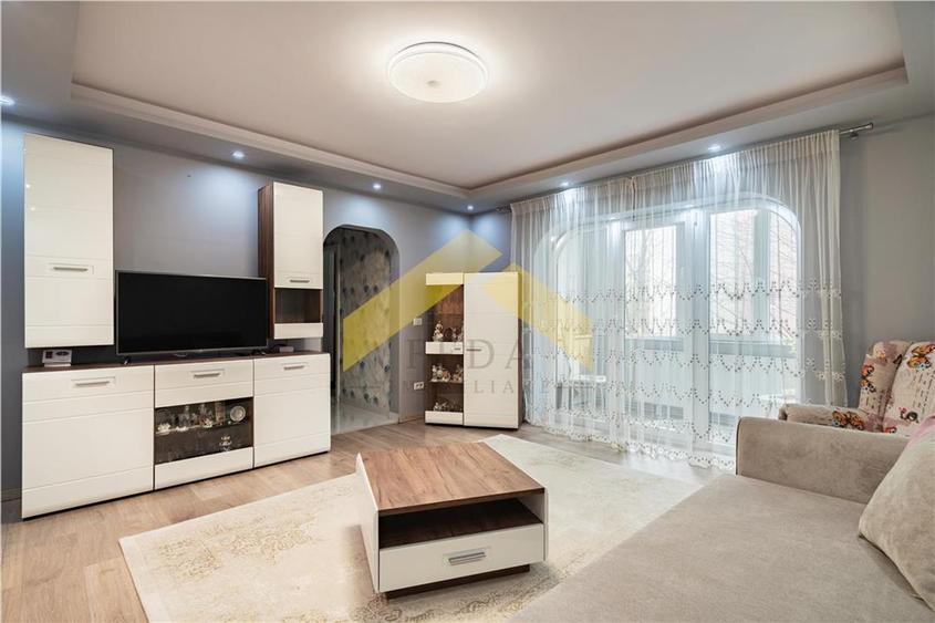 Apartament 3 camere in Micalaca de vanzare - 1