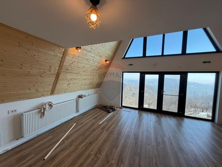 De vanzare Cabana A-Frame cu 1850 mp teren in zona Pucioasa, DB - 4