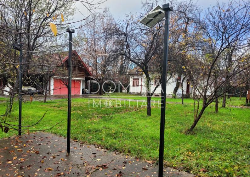 Casa tradi?ionala, in centrul satului Polovragi - 8