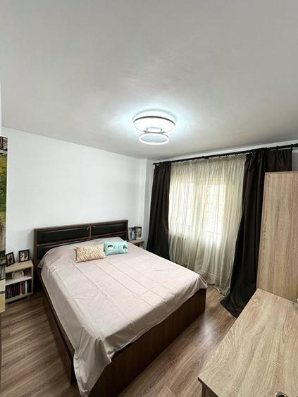 Rahova, et. 4/10, semidecomandat, constr. 1983, bloc stradal, 2 balcoane - 9