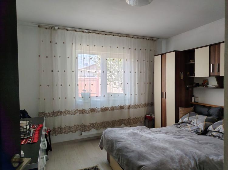 Casa de vanzare Glina la stadion - 5