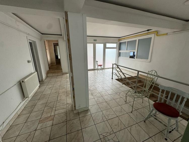 Spatiu comercial, 233mp, D+P, 6 incaperi, cartier Brazda, zona Amaradia - 7