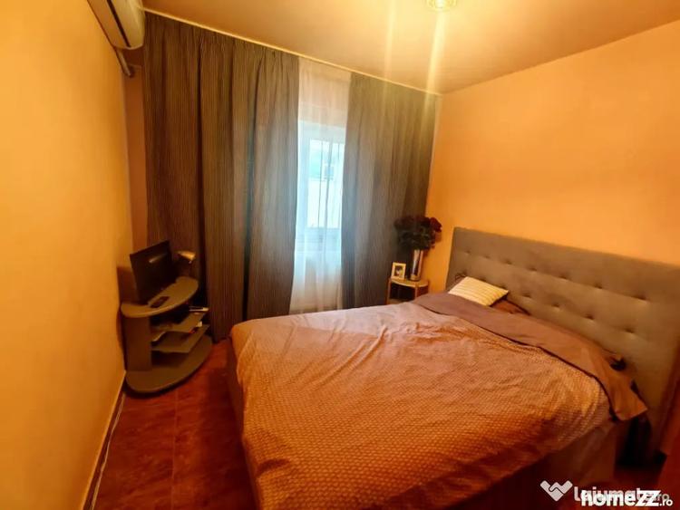 Apartament cu 3 camere decomandat în Casa de Cultură