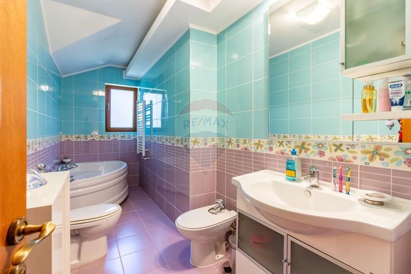 Casă / Vilă in Corbeanca, pe strada Laguna Albastra, langa lac - 11