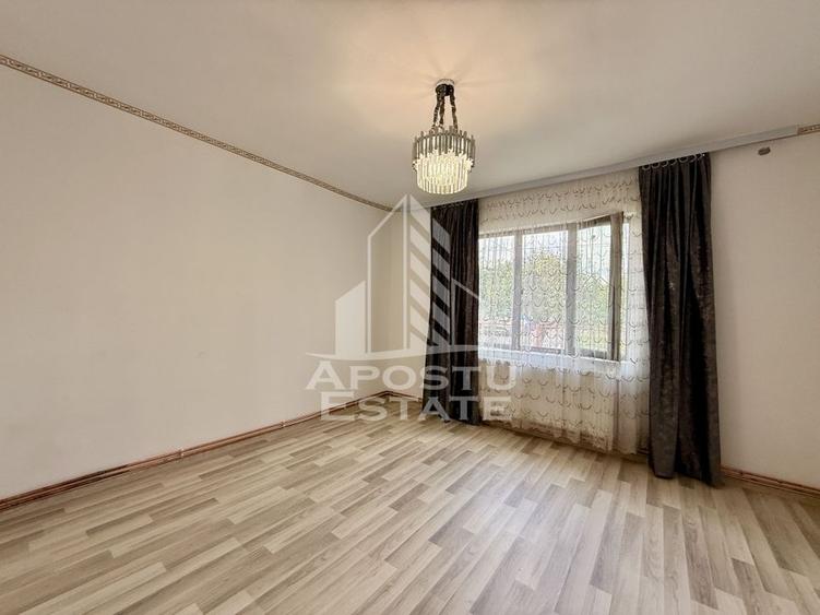 Casa individuala pe 2 fronturi stradale, renovata complet, zona Plopi - 12