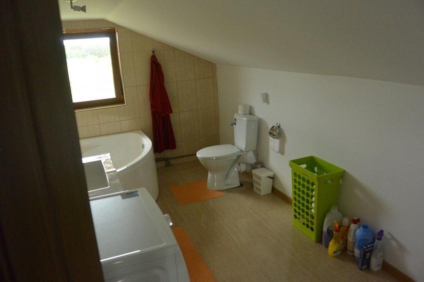 Casa P+E, la 15 km de Poiana Lacului, finisata, mobilata,  teren 7500mp, - 6