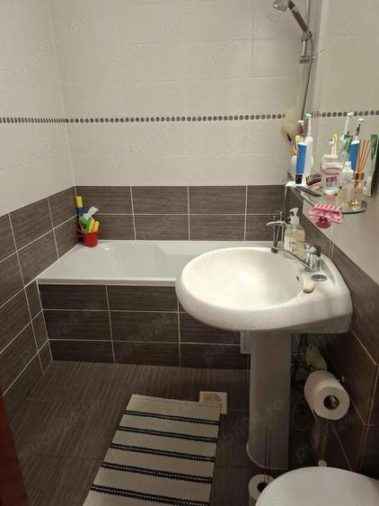 B-dul Unirii (tronson Catedrala Ortodoxa si Kaufland) apartament 3 camere, decomandat, 2 balcoane - 2