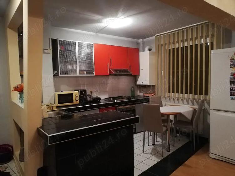 Inchiriez apartament cu 3 camere, zona McDonald's, Maramure?u' - 1