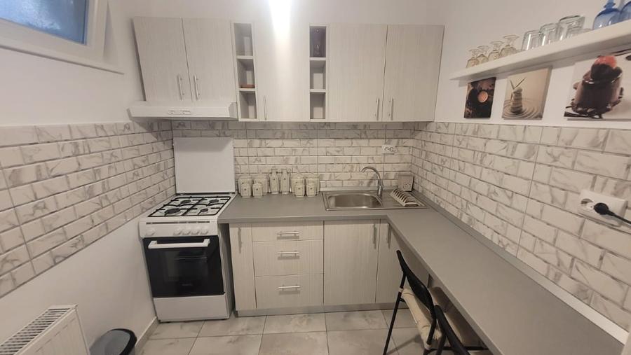 Inchiriez apartament 2 camere, etaj 2, str. Jean Monnet, sector 1,, București - 5