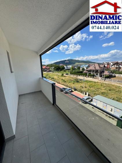 Apartament cu 3 camere semidecomandat în Calea Romanului