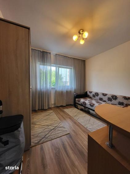 Apartament cu 3 camere decomandat în Nicolina