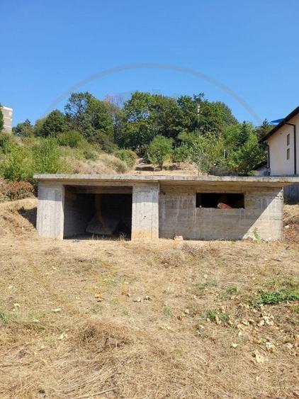 Teren intravilan Pitesti - langa liceul Odobescu - 1083 mp, demisol executat - 3