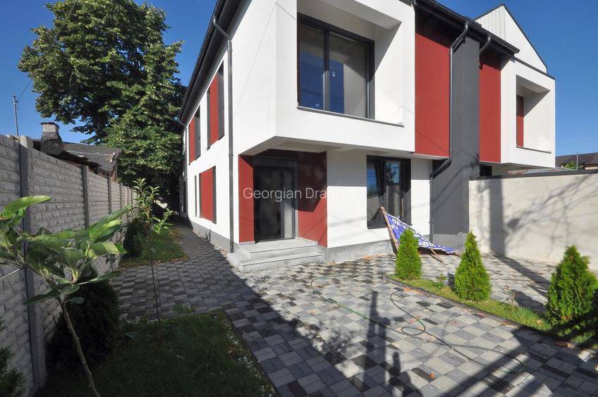 Chitila duplex suprafata utila 140 mp, 4 dormitoare 3 bai, teren 250 mp
