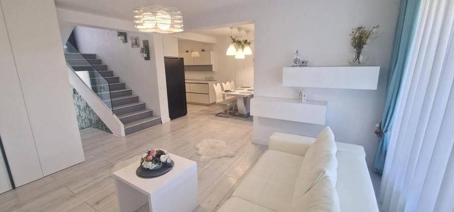 De vanzare vila triplex moderna 4 camere 2 bai in Șelimbar - 1