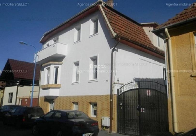 Apartament cu 3 camere decomandat în Centrul Civic Apartament cu 3 camere decomandat în Centrul Civic