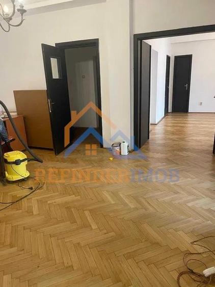 Apartament 4 camere spatios - Piata Romana - 1